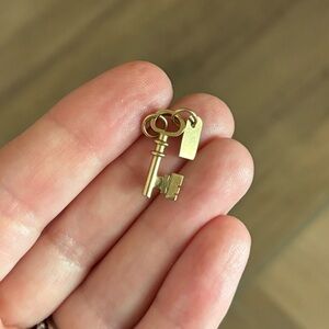 9ct Gold Key and Tag Charm